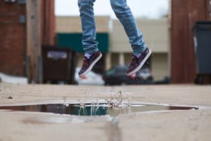 Can jump puddles
